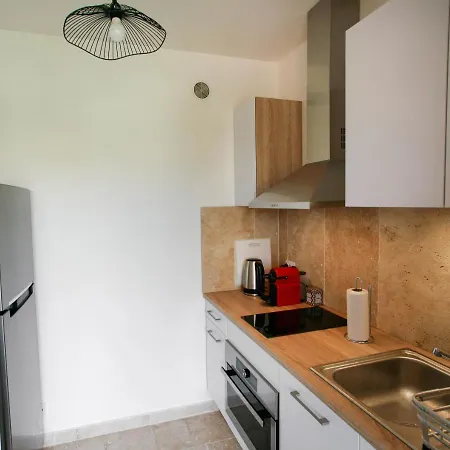 Le Tamaris - Terrasse Vue Sur - Piscine, Tennis & Jardin Apartamento *
